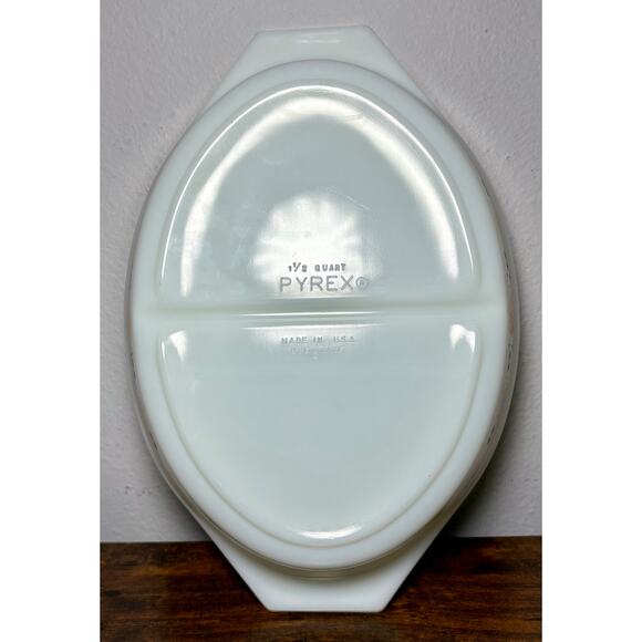 Vintage 60s Pyrex Town and Country Casserole Divided Dish 1.5 QT with Lid - Picture 9 of 12